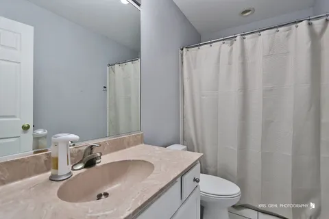 $265,000 | 1493 St James Court, Gurnee, IL 60031