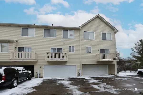 $265,000 | 1493 St James Court, Gurnee, IL 60031