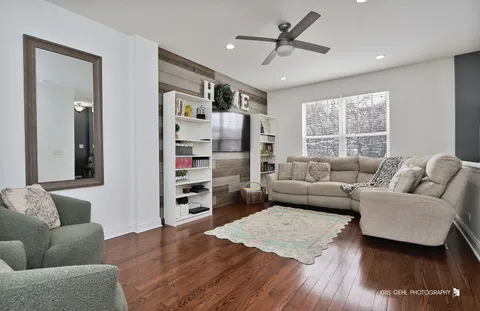 $265,000 | 1493 St James Court, Gurnee, IL 60031