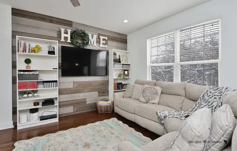 $265,000 | 1493 St James Court, Gurnee, IL 60031