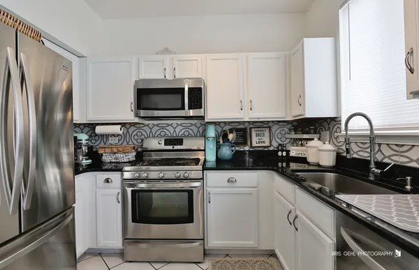 $265,000 | 1493 St James Court, Gurnee, IL 60031