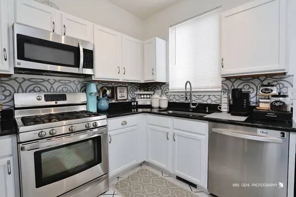 $265,000 | 1493 St James Court, Gurnee, IL 60031