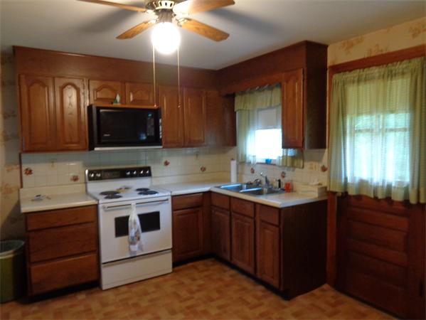 187 Holyoke Road Westfield, MA 01085 - Photo 3 of 8 Gallery Image 3