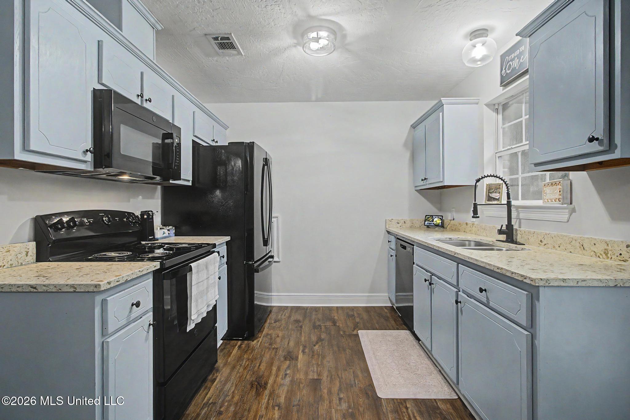 105 Hall Street Wiggins, MS 39577 - Photo 8 of 16 IMG_0748