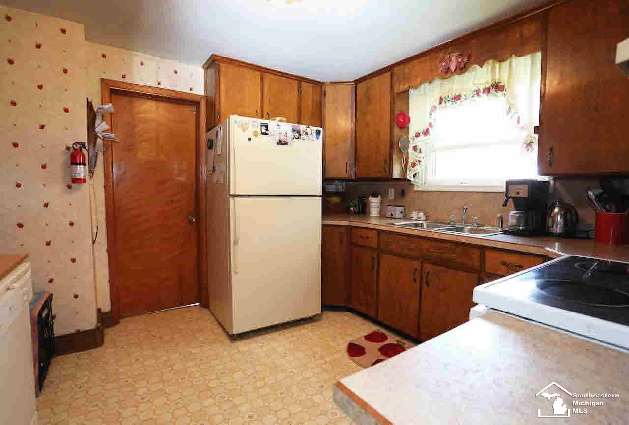 9284 Sumpter Road Maybee, MI 48159 - Photo 15 of 30 21171612-14.JPG