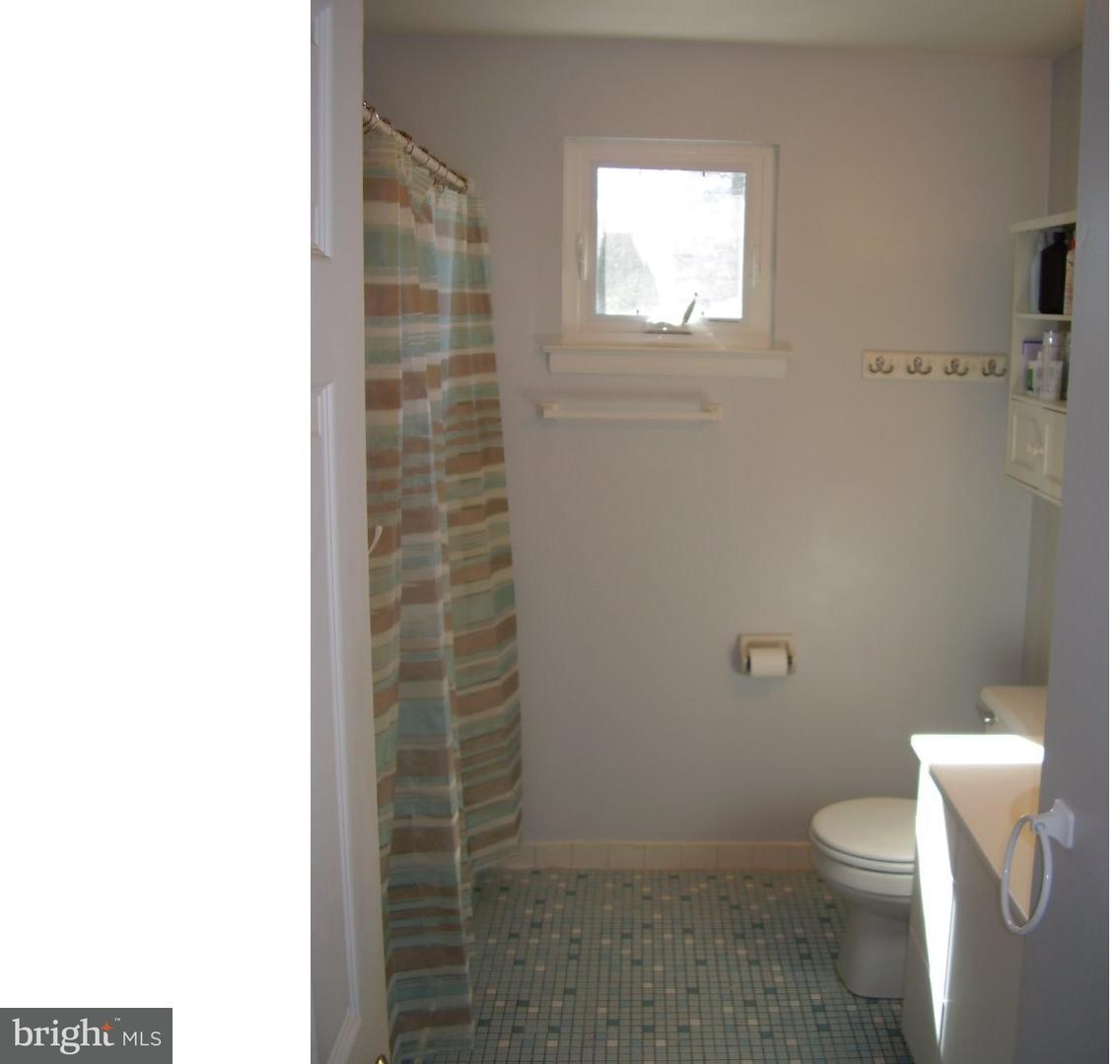 411 Keanon Drive Boothwyn, PA 19061 - Photo 5 of 8 Bathroom