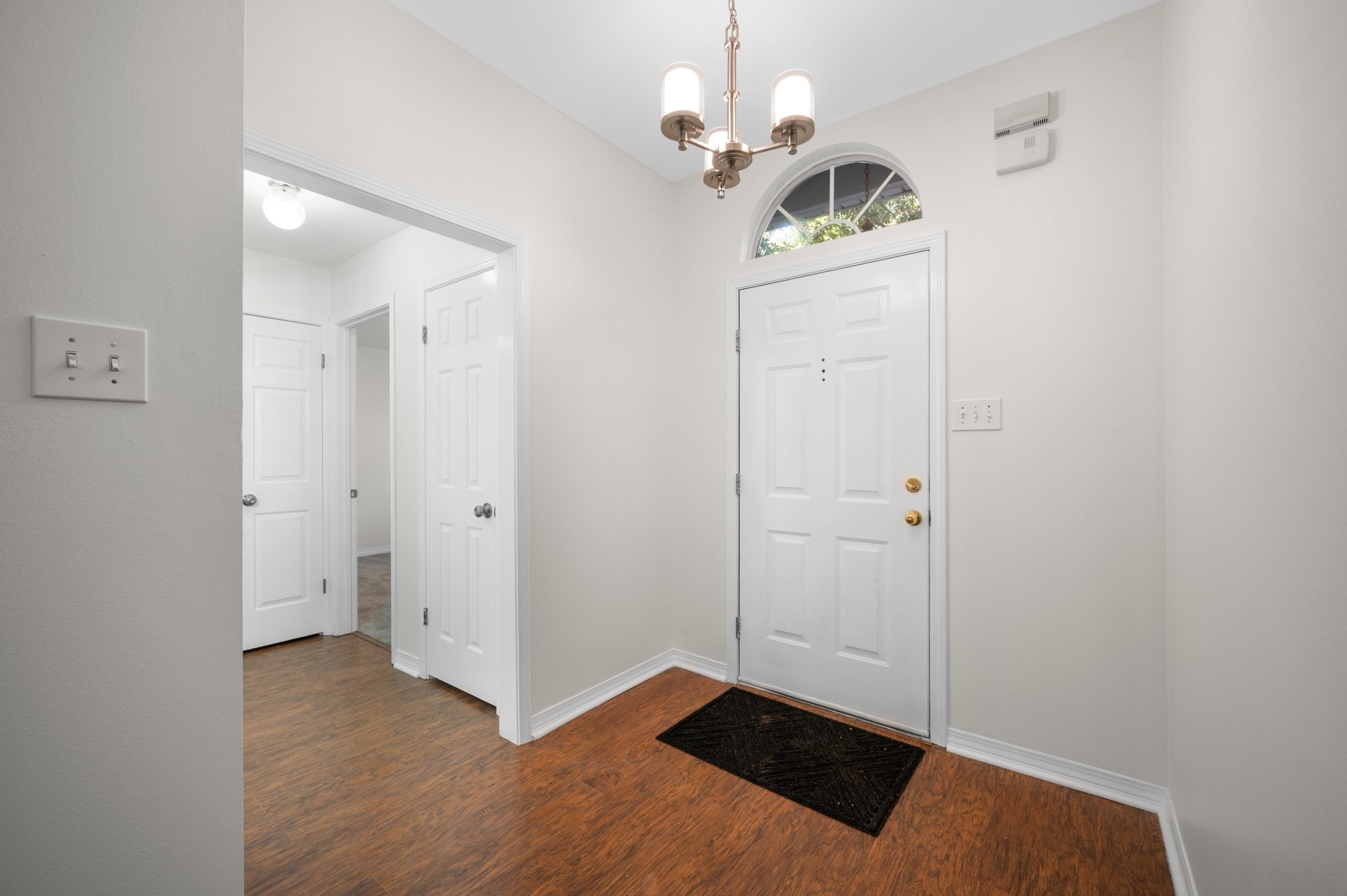 136 Donna Circle Daphne, AL 36526 - Photo 5 of 28 Entrance Foyer