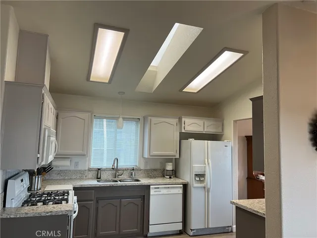 $199,900 | 2550 Pacific Coast Highway, Unit 36, Palos Verdes Peninsula, CA 90274