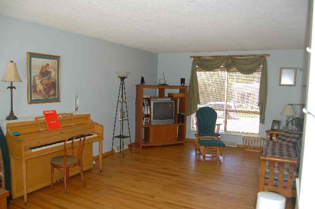 3329 Fairhaven Road Davenport, IA 52807 - Photo 1 of 5 Gallery Image 1