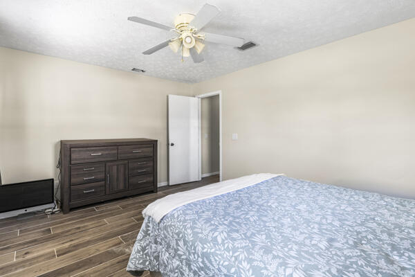 4705 Sunset Boulevard Fort Pierce, FL 34982 - Photo 19 of 32 Guest room two