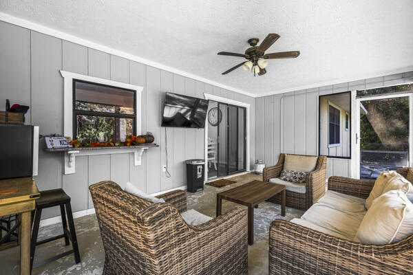 4705 Sunset Boulevard Fort Pierce, FL 34982 - Photo 24 of 32 Lanai 2