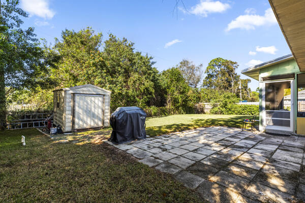 4705 Sunset Boulevard Fort Pierce, FL 34982 - Photo 26 of 32 Backyard