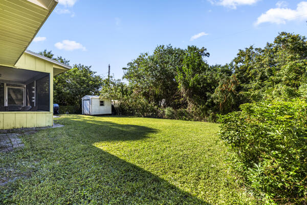 4705 Sunset Boulevard Fort Pierce, FL 34982 - Photo 28 of 32 Backyard 2