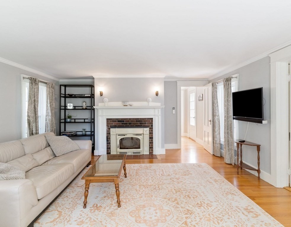 8 Merriam Road Grafton, MA 01519 - Photo 5 of 33 Gallery Image 5
