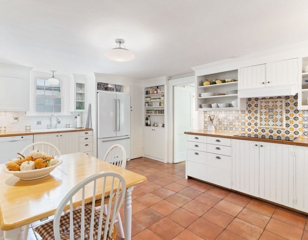 8 Merriam Road Grafton, MA 01519 - Photo 8 of 33 Gallery Image 8