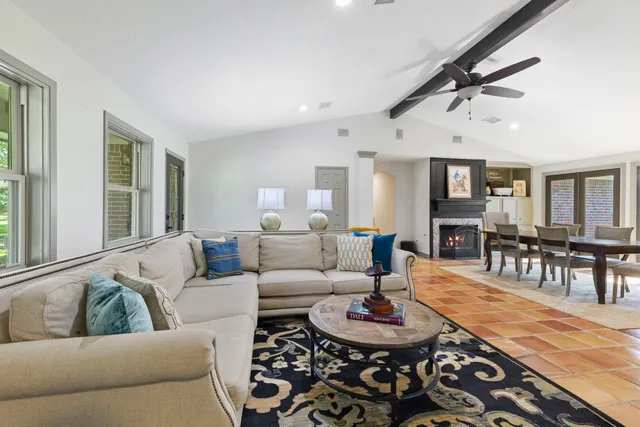 $3,950 | 21652 Mueschke Road, Tomball, TX 77377