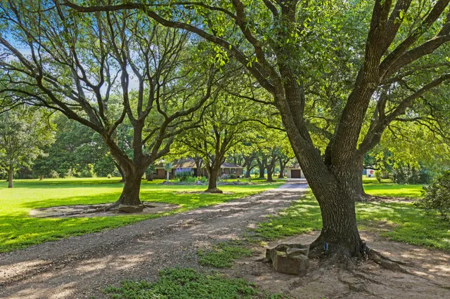 $3,950 | 21652 Mueschke Road, Tomball, TX 77377