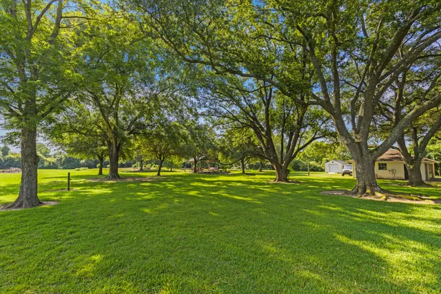 $3,950 | 21652 Mueschke Road, Tomball, TX 77377