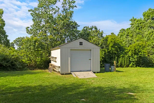 $3,950 | 21652 Mueschke Road, Tomball, TX 77377