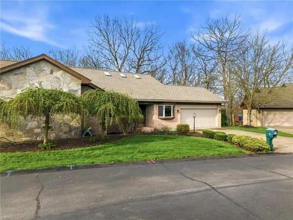 $499,900 | 180 Oakview Drive, Hermitage, PA 16148