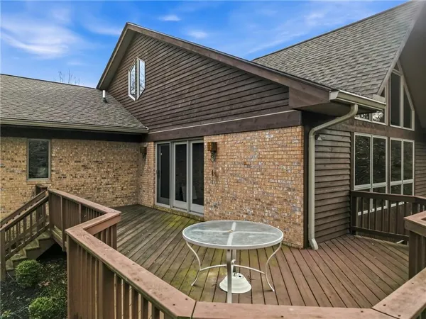 $499,900 | 180 Oakview Drive, Hermitage, PA 16148