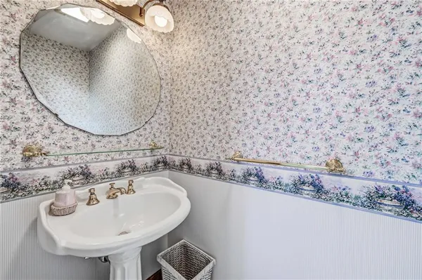 $499,900 | 180 Oakview Drive, Hermitage, PA 16148