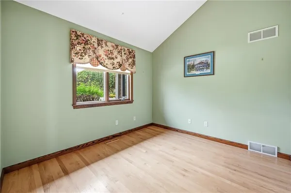 $499,900 | 180 Oakview Drive, Hermitage, PA 16148