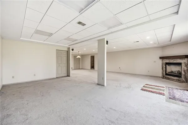 $499,900 | 180 Oakview Drive, Hermitage, PA 16148