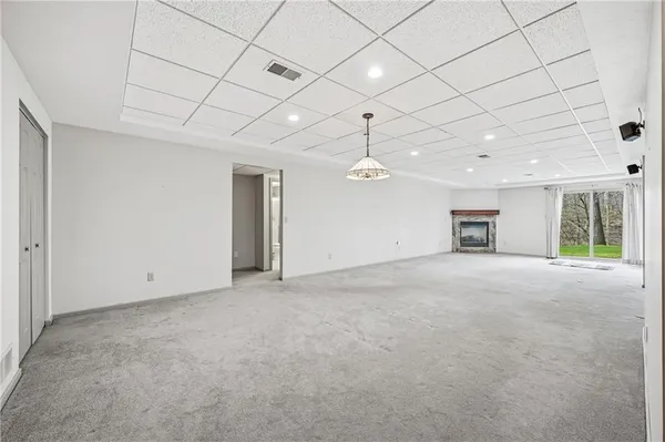 $499,900 | 180 Oakview Drive, Hermitage, PA 16148