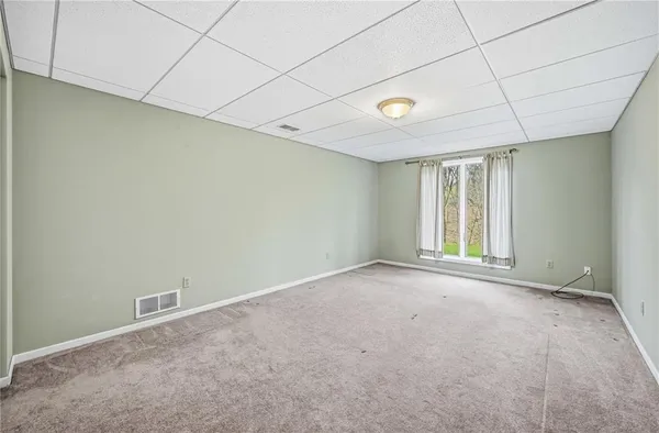 $499,900 | 180 Oakview Drive, Hermitage, PA 16148