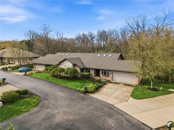 $499,900 | 180 Oakview Drive, Hermitage, PA 16148