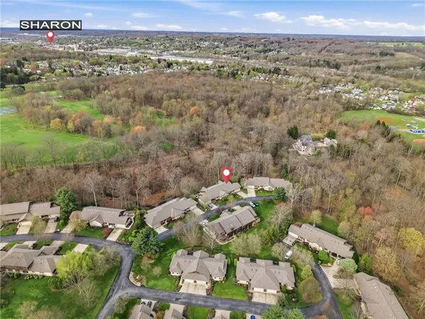 $499,900 | 180 Oakview Drive, Hermitage, PA 16148