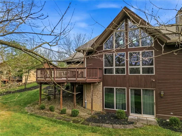 $499,900 | 180 Oakview Drive, Hermitage, PA 16148