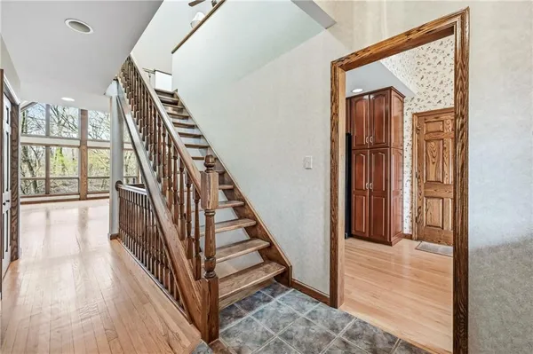 $499,900 | 180 Oakview Drive, Hermitage, PA 16148