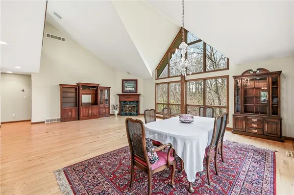 $499,900 | 180 Oakview Drive, Hermitage, PA 16148