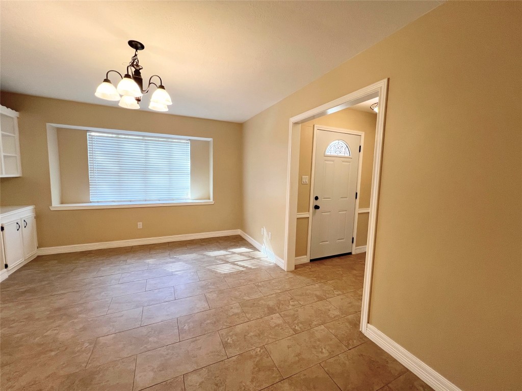25314 Hickory Valley Lane Spring, TX 77373 - Photo 14 of 33 a view of an empty room with a window