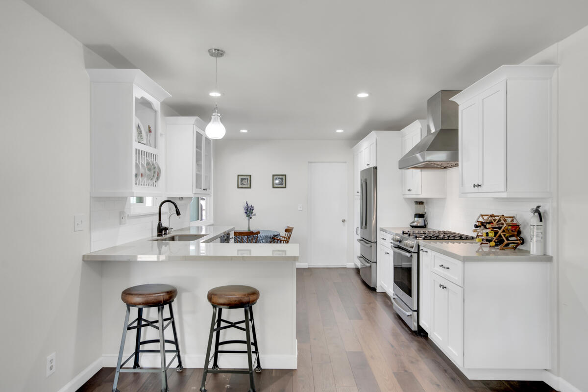 5730 Berkeley Road Goleta, CA 93117 - Photo 14 of 39 Kitchen - 5730 Berkeley Rd