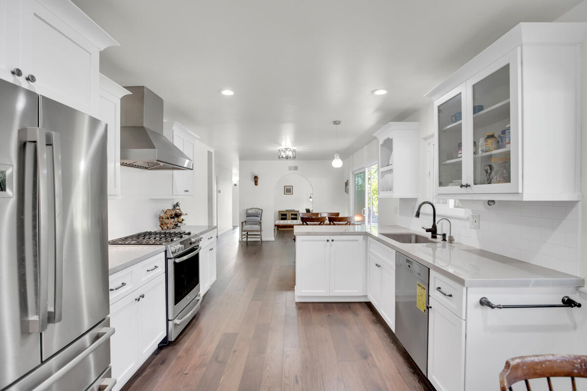 5730 Berkeley Road Goleta, CA 93117 - Photo 2 of 39 Kitchen - 5730 Berkeley Rd