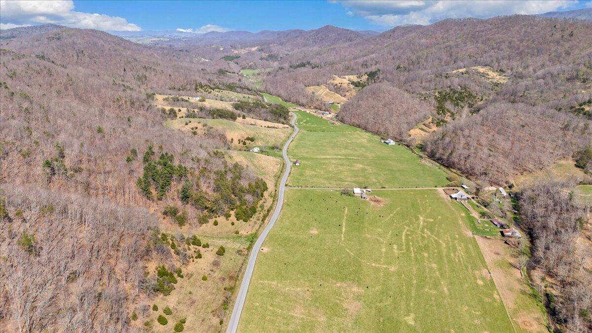 1054 Willow Bend Road Lindside, WV 24951 - Photo 24 of 68 1054 Willow Bend Rd Tour