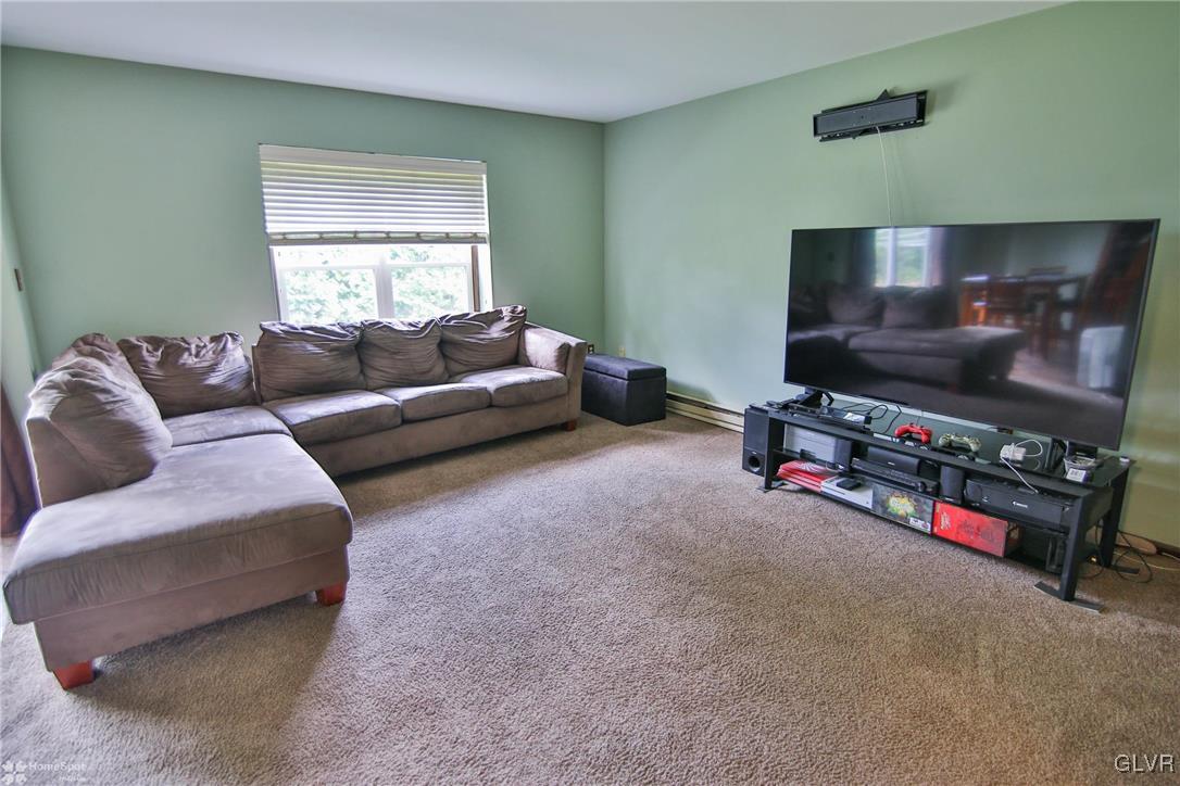 892 Briarstone Road Bethlehem, PA 18017 - Photo 9 of 30 Gallery Image 9