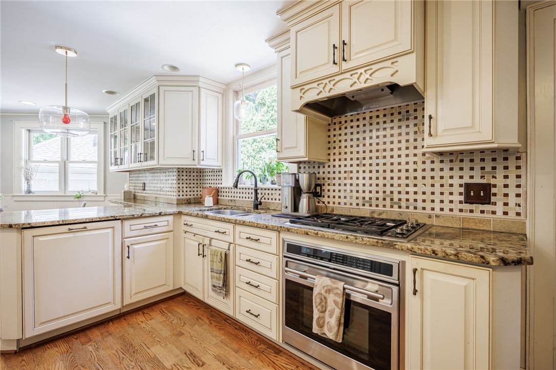268 Castlebar Road Rochester, NY 14610 - Photo 11 of 39