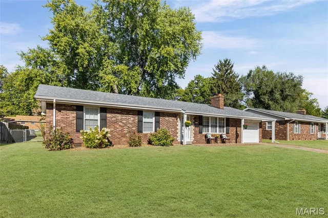 $210,000 | 145 Marilyn Drive, Swansea, IL 62226