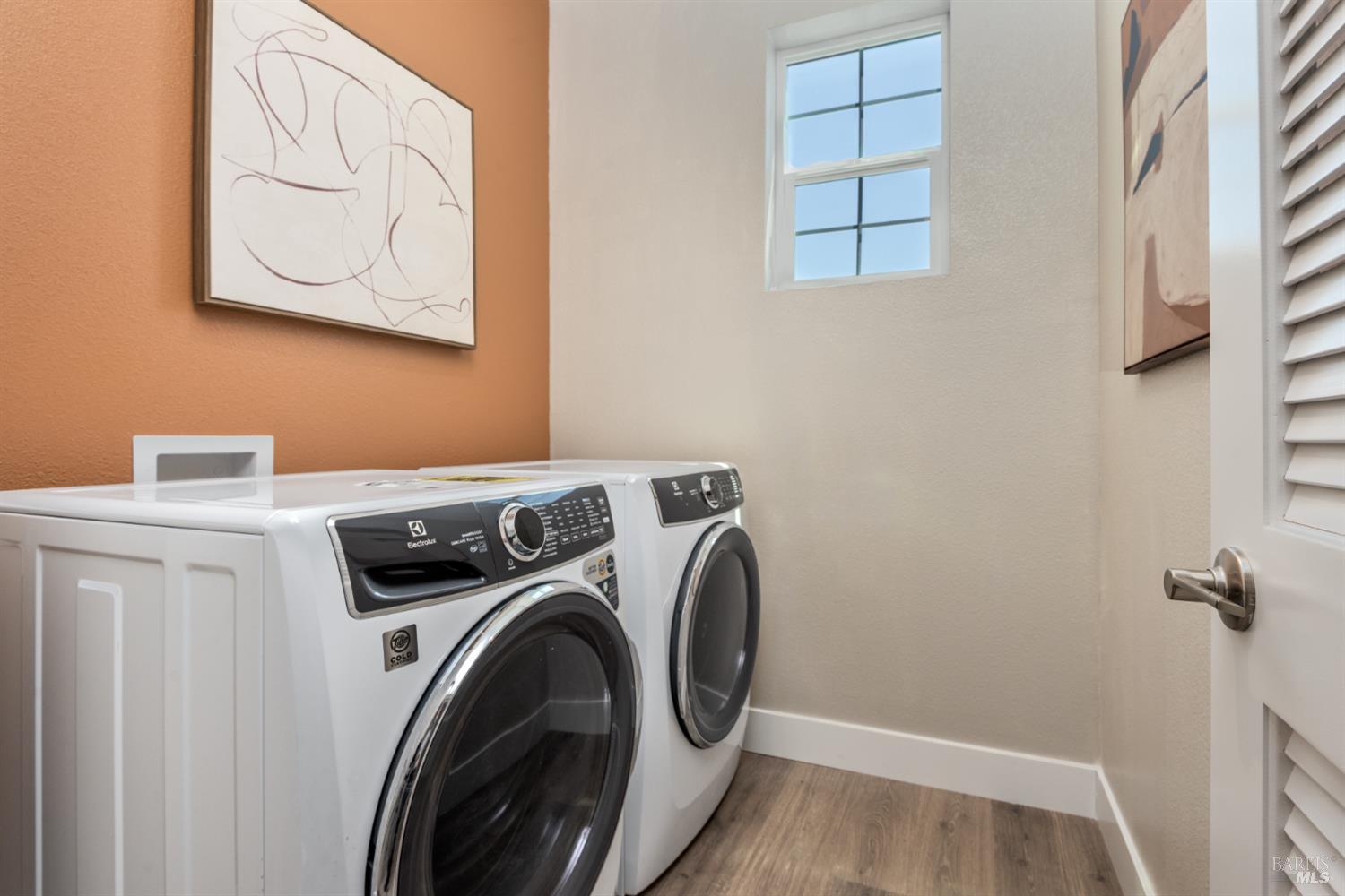 2534 Courtney Avenue Santa Rosa, CA 95403 - Photo 8 of 18