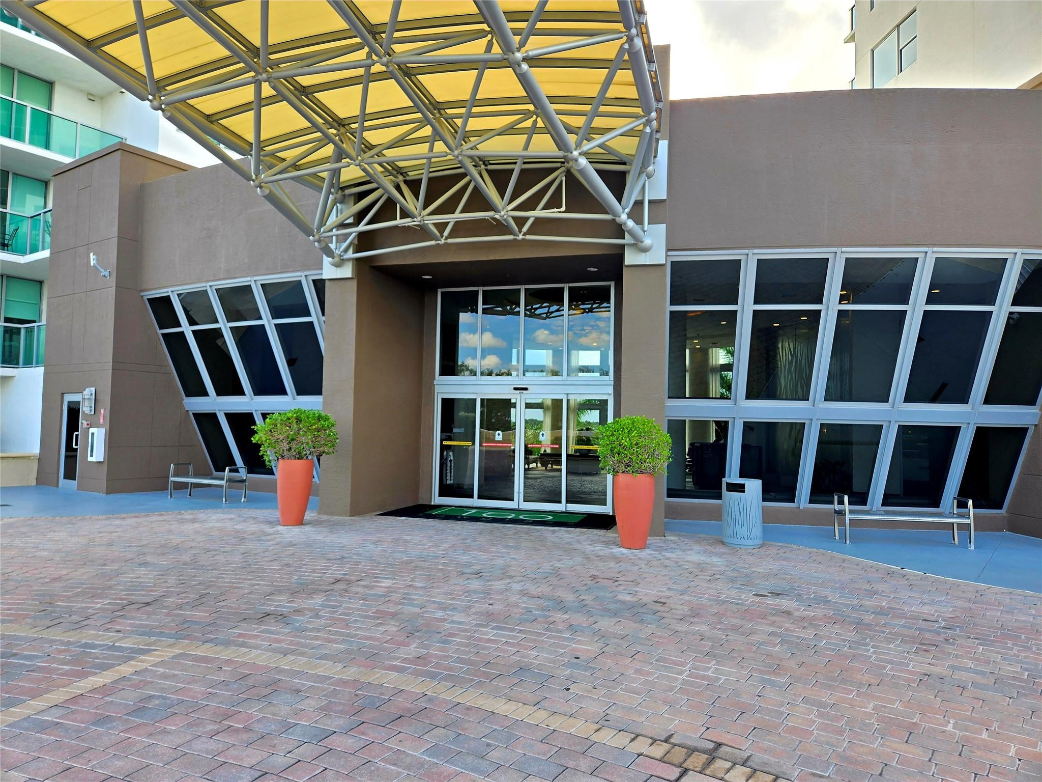 2641 North Flamingo Road, Unit 406N Sunrise, FL 33323 - Photo 2 of 35 Photo 2