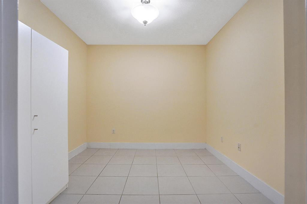 2641 North Flamingo Road, Unit 406N Sunrise, FL 33323 - Photo 25 of 35 Photo 25