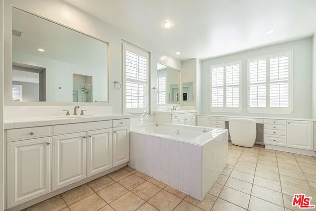 $5,100 | 23810 Bayview Court, Valencia, CA 91355