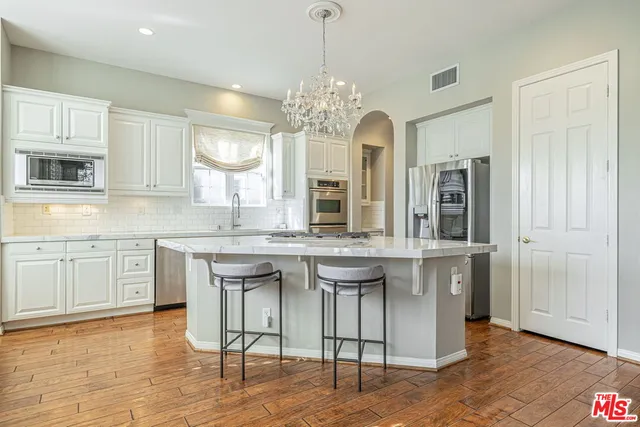 $5,100 | 23810 Bayview Court, Valencia, CA 91355