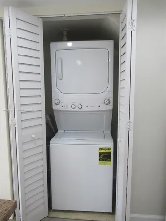 $2,800 | 6825 Southwest 45th Lane, Unit 12, Miami, FL 33155