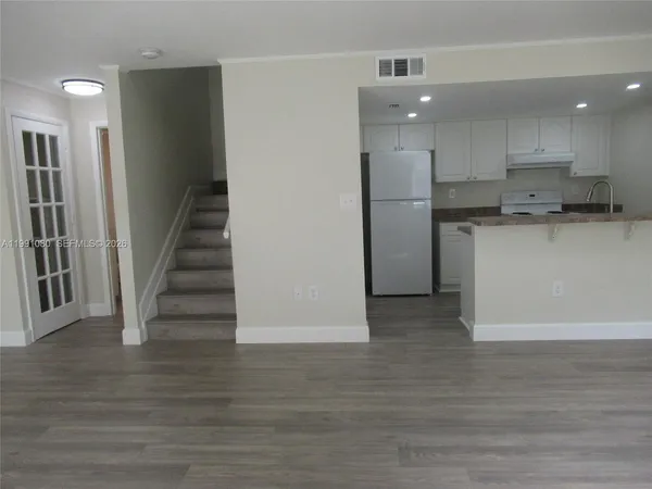 $2,800 | 6825 Southwest 45th Lane, Unit 12, Miami, FL 33155