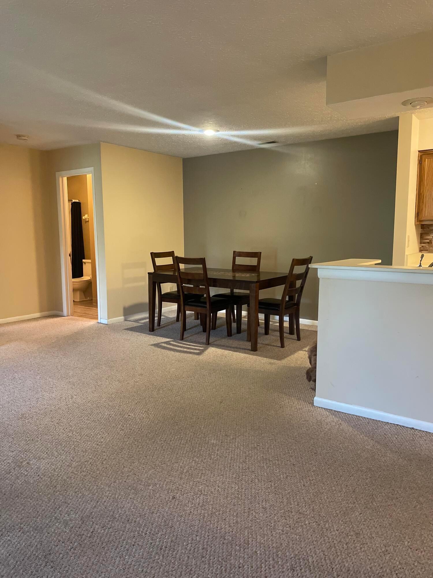 2188 Hedgerow Road, Unit 2188G Columbus, OH 43220 - Photo 2 of 26 Eating area